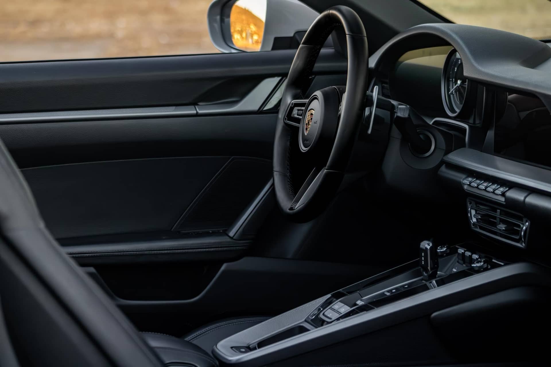 Porsche 911 Carrera 4 GTS rental Portugal - gallery image 7