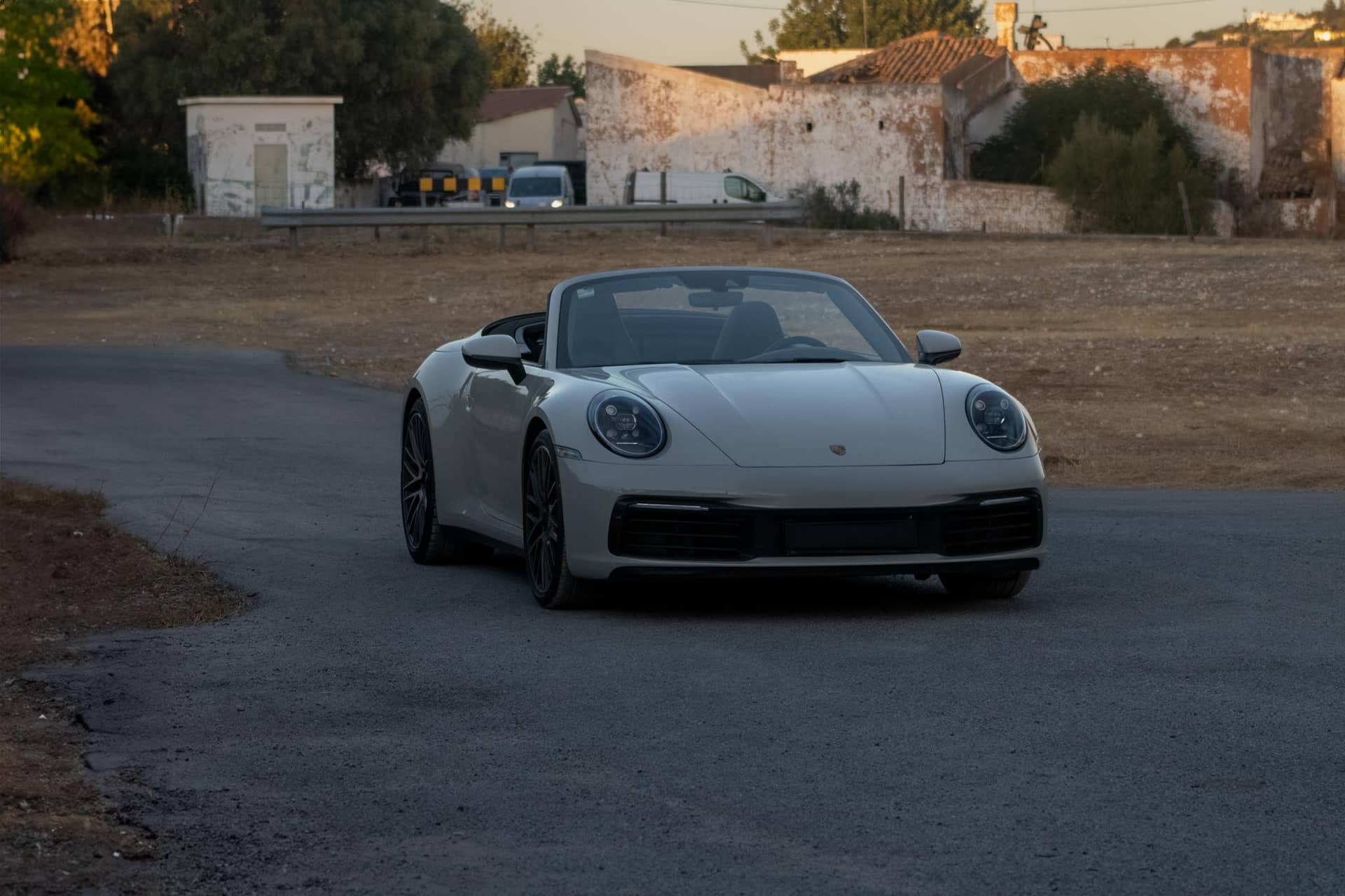Porsche 911 Carrera 4 GTS rental Portugal - gallery image 2