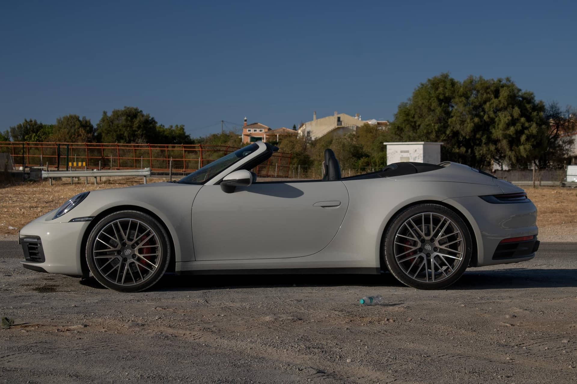 Porsche 911 Carrera 4 GTS rental Portugal - gallery image 9