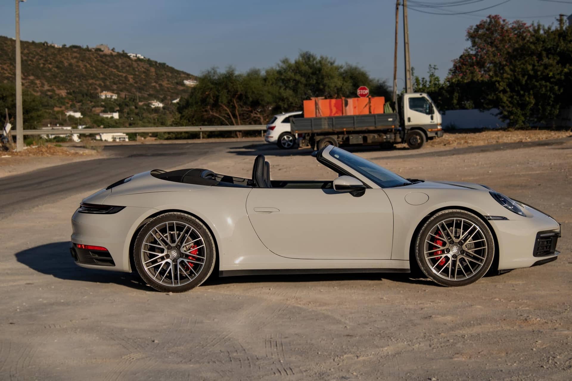 Porsche 911 Carrera 4 GTS rental Portugal - gallery image 11