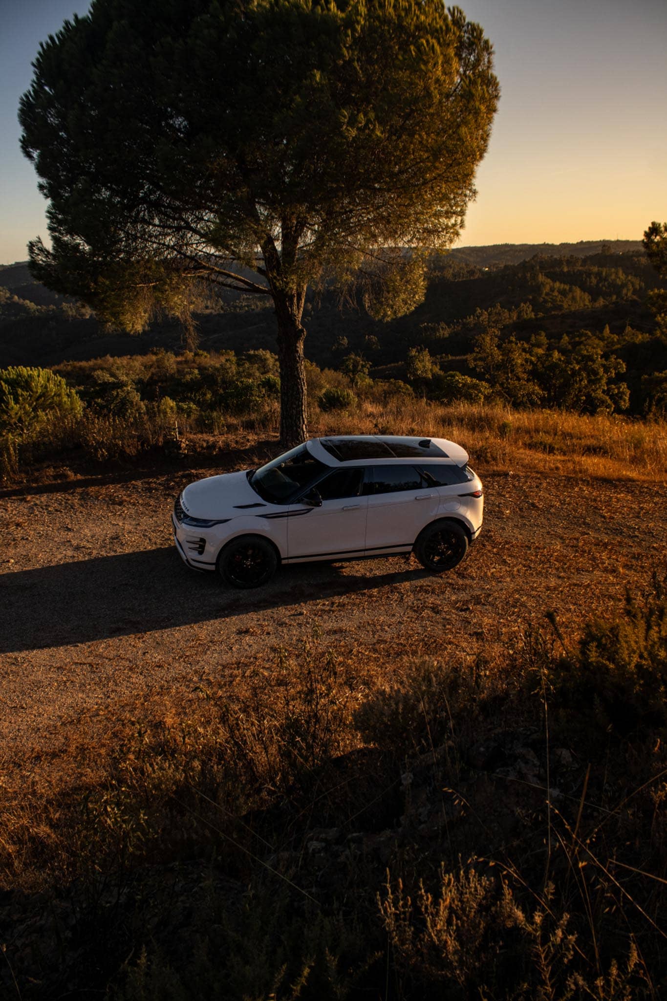 Range Rover Evoque Autobiography rental Portugal - gallery image 2