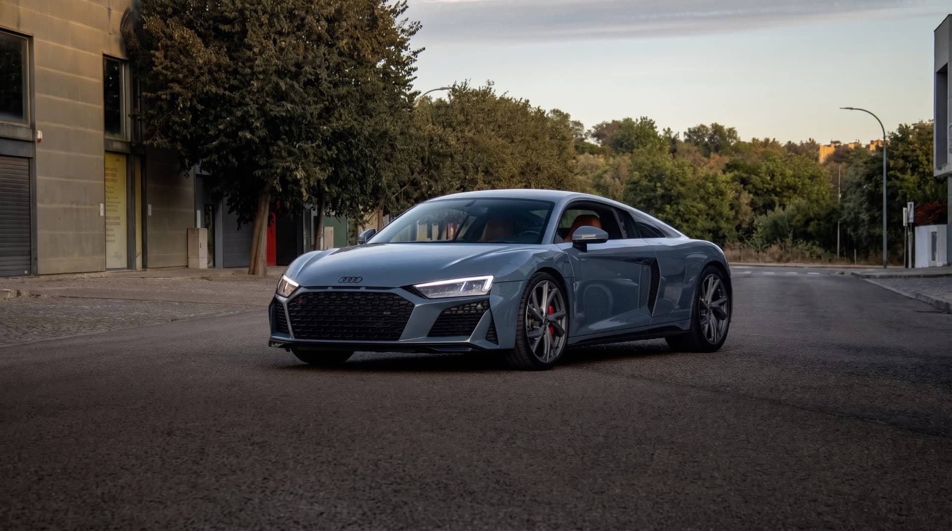 Audi R8 rental Portugal - gallery image 1