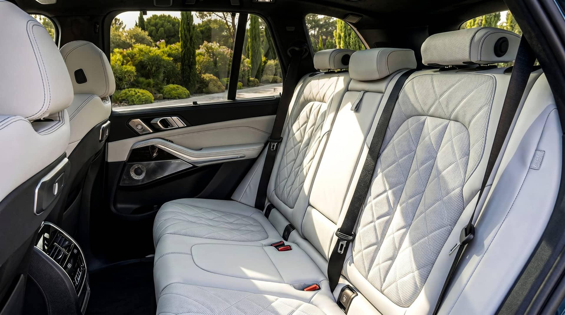 BMW X5 50e rental Portugal - gallery image 4