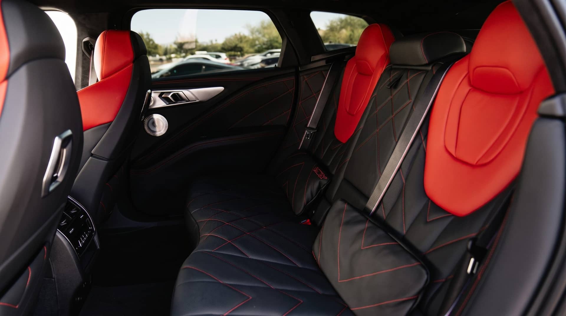 BMW XM rental Portugal - gallery image 10