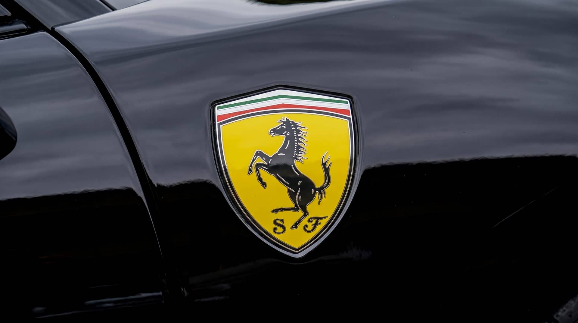 Ferrari 296 GTB rental Portugal - gallery image 6