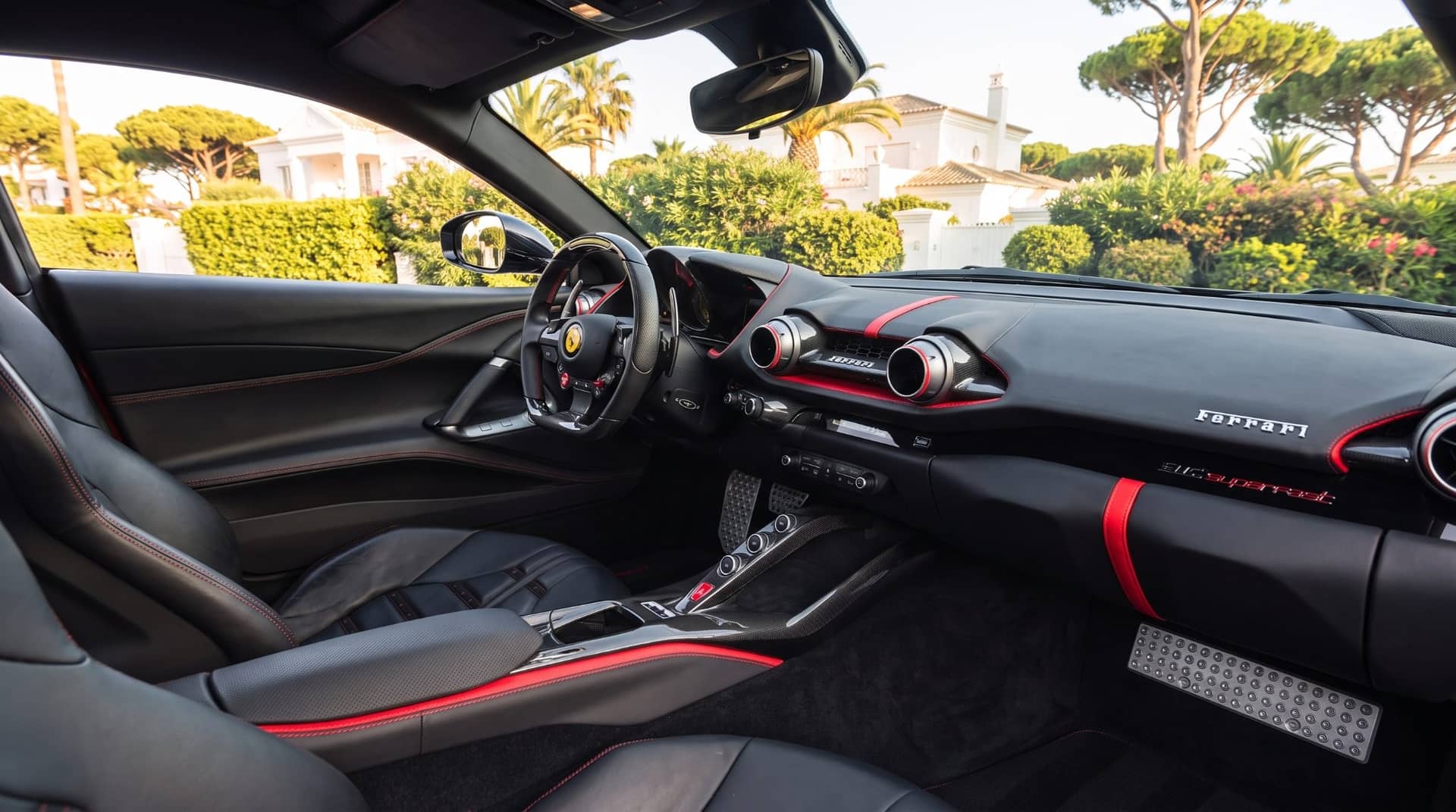 Ferrari 812 rental Portugal - gallery image 4