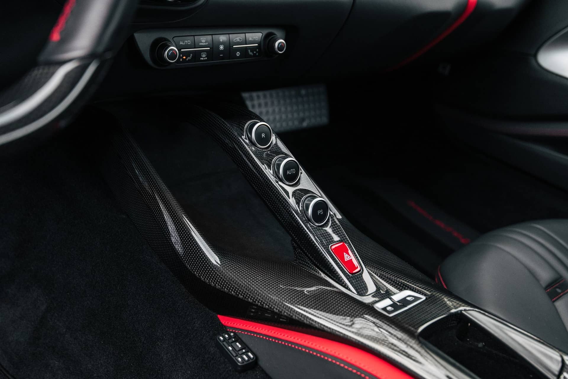 Ferrari 812 rental Portugal - gallery image 6