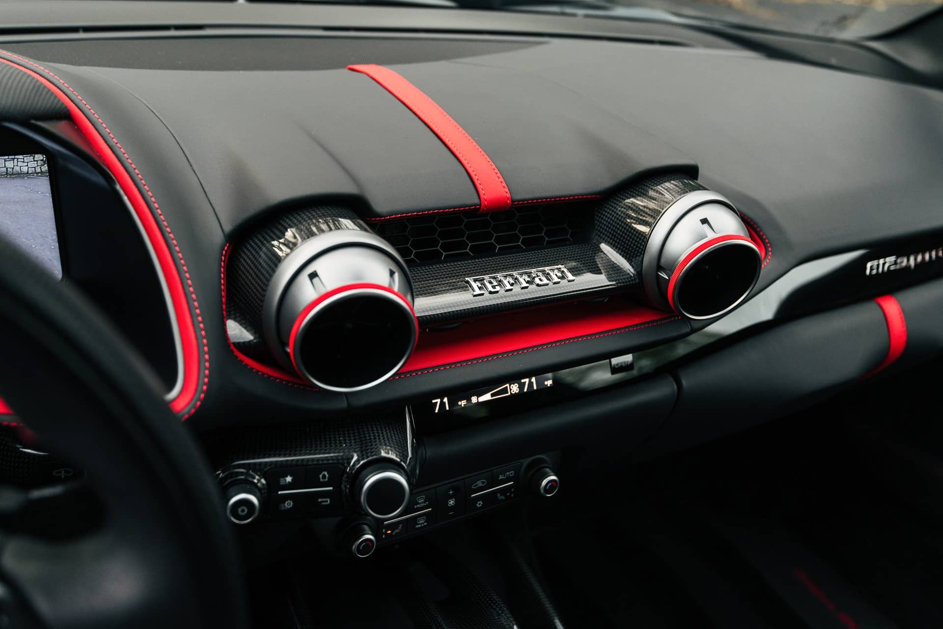 Ferrari 812 rental Portugal - gallery image 9