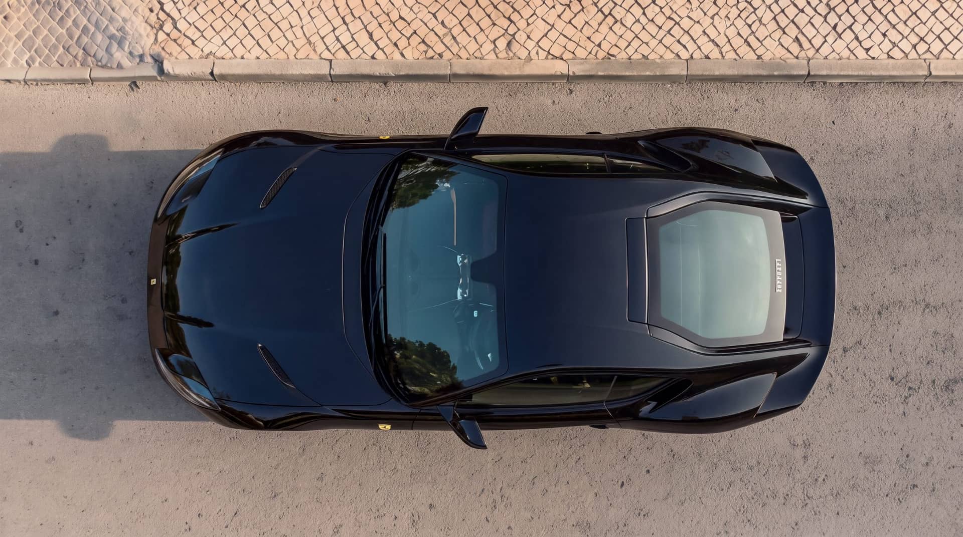 Ferrari 812 rental Portugal - gallery image 11