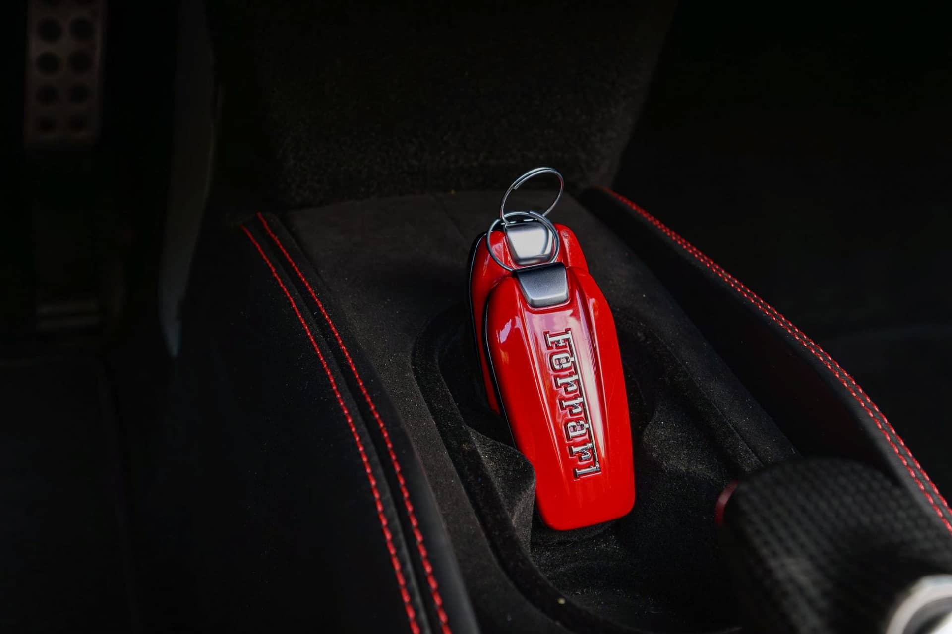 Ferrari F8 Spider rental Portugal - gallery image 16