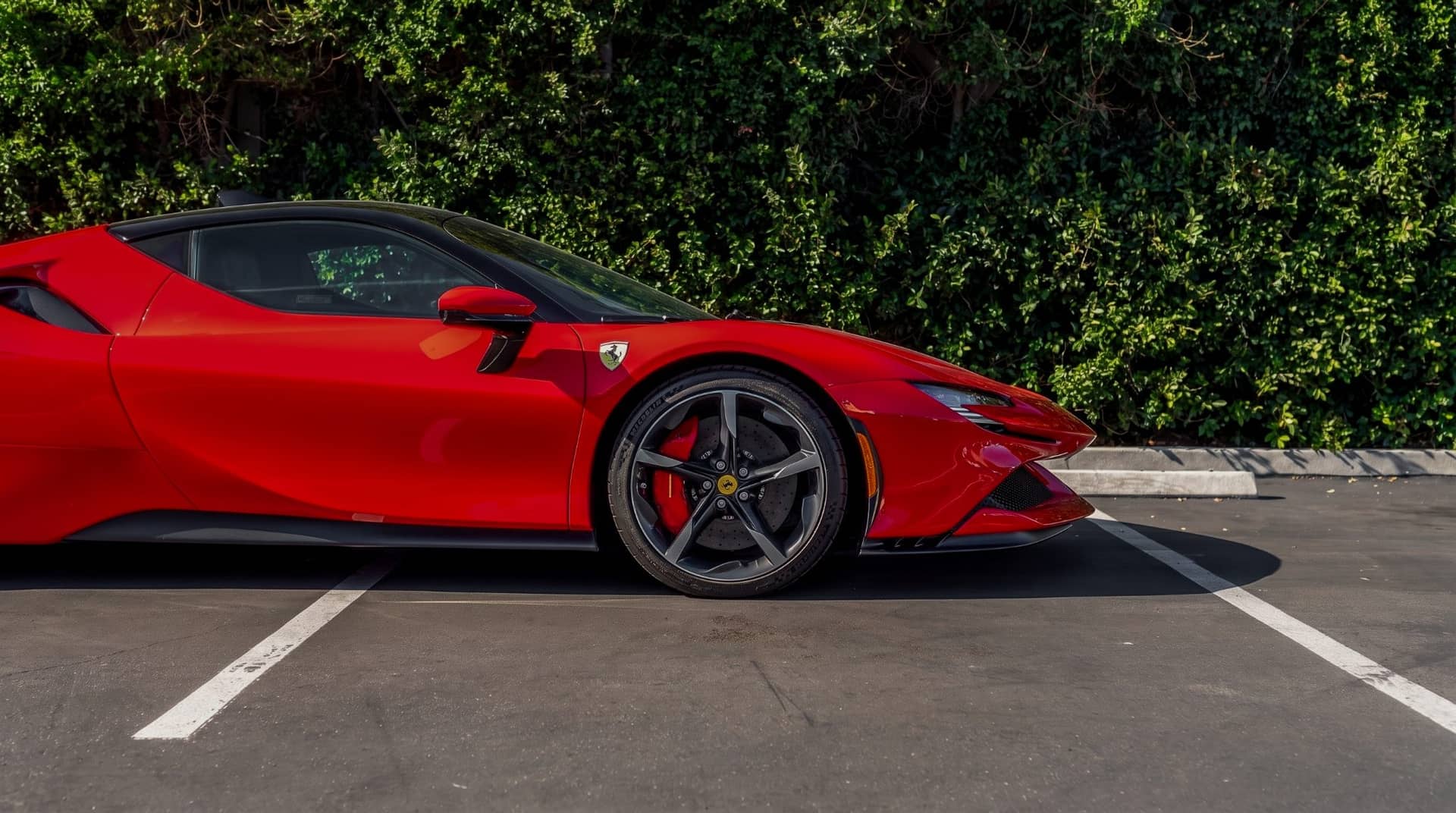 Ferrari SF90 Stradale rental Portugal - gallery image 9