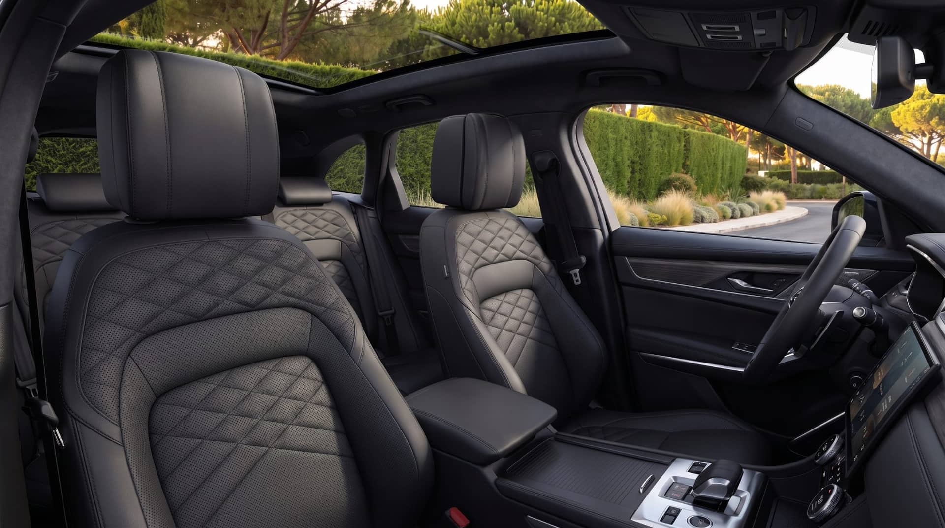 Jaguar F-Pace rental Portugal - gallery image 2