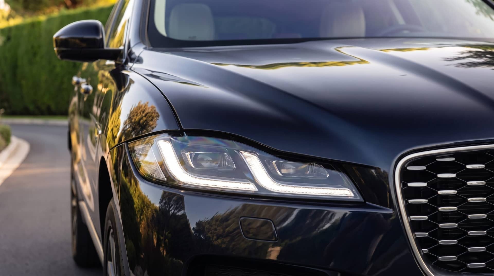 Jaguar F-Pace rental Portugal - gallery image 4