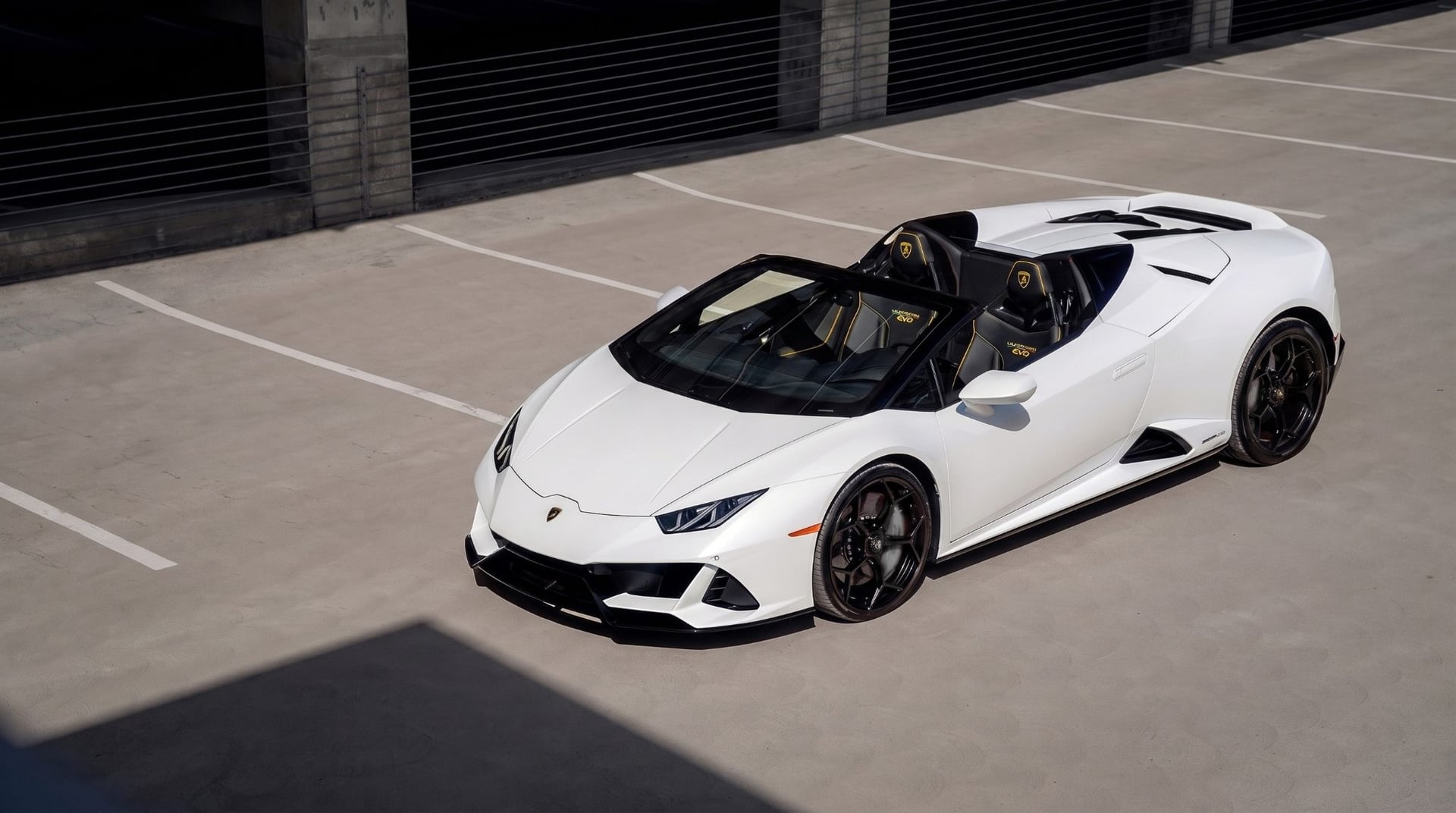 Lamborghini Huracán for rent in Portugal - luxury car rental Algarve Lisbon