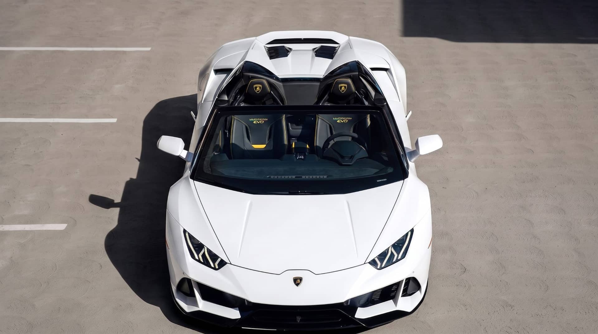 Lamborghini Huracán rental Portugal - gallery image 6
