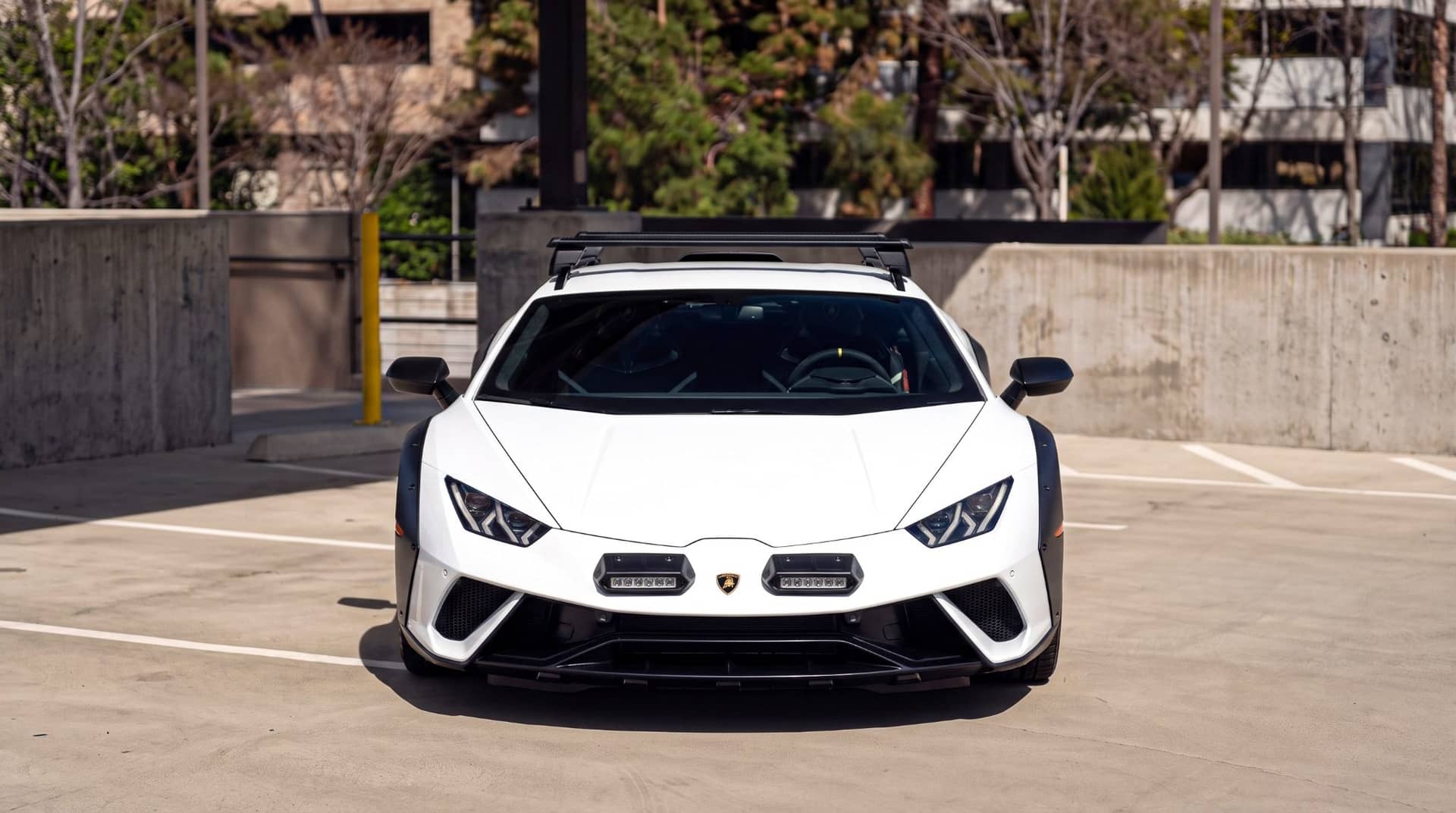Lamborghini Sterrato rental Portugal - gallery image 3