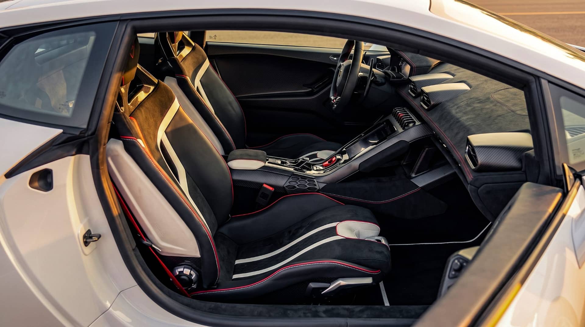 Lamborghini Sterrato rental Portugal - gallery image 4
