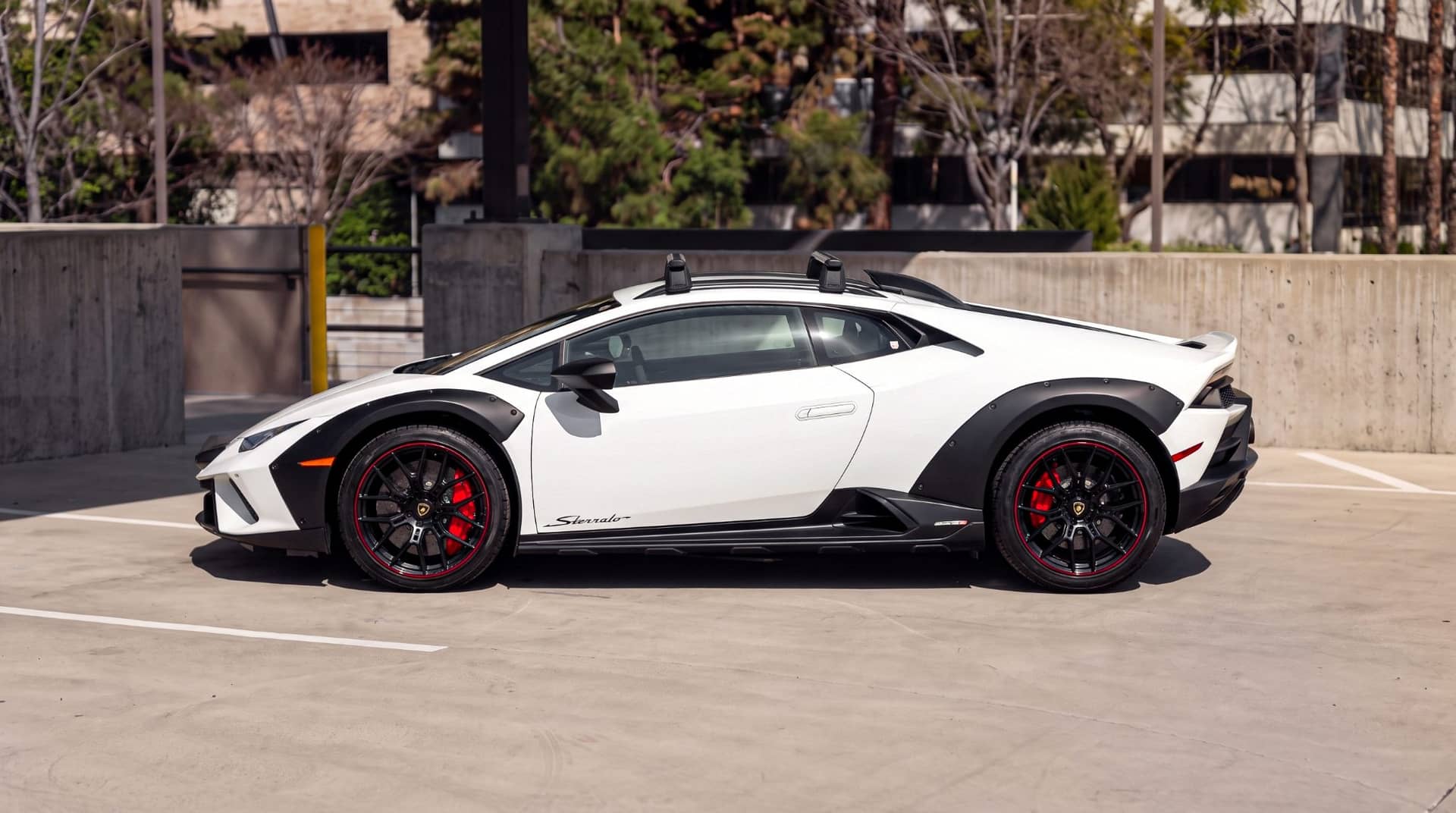 Lamborghini Sterrato rental Portugal - gallery image 9