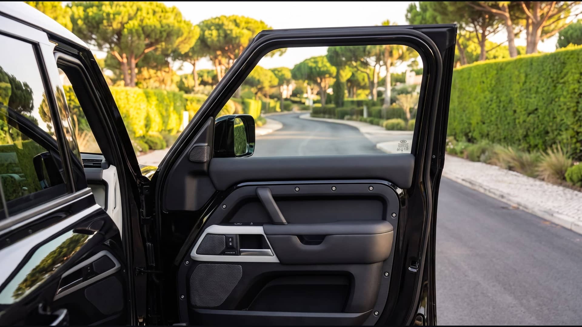 Land Rover Defender 110 rental Portugal - gallery image 9