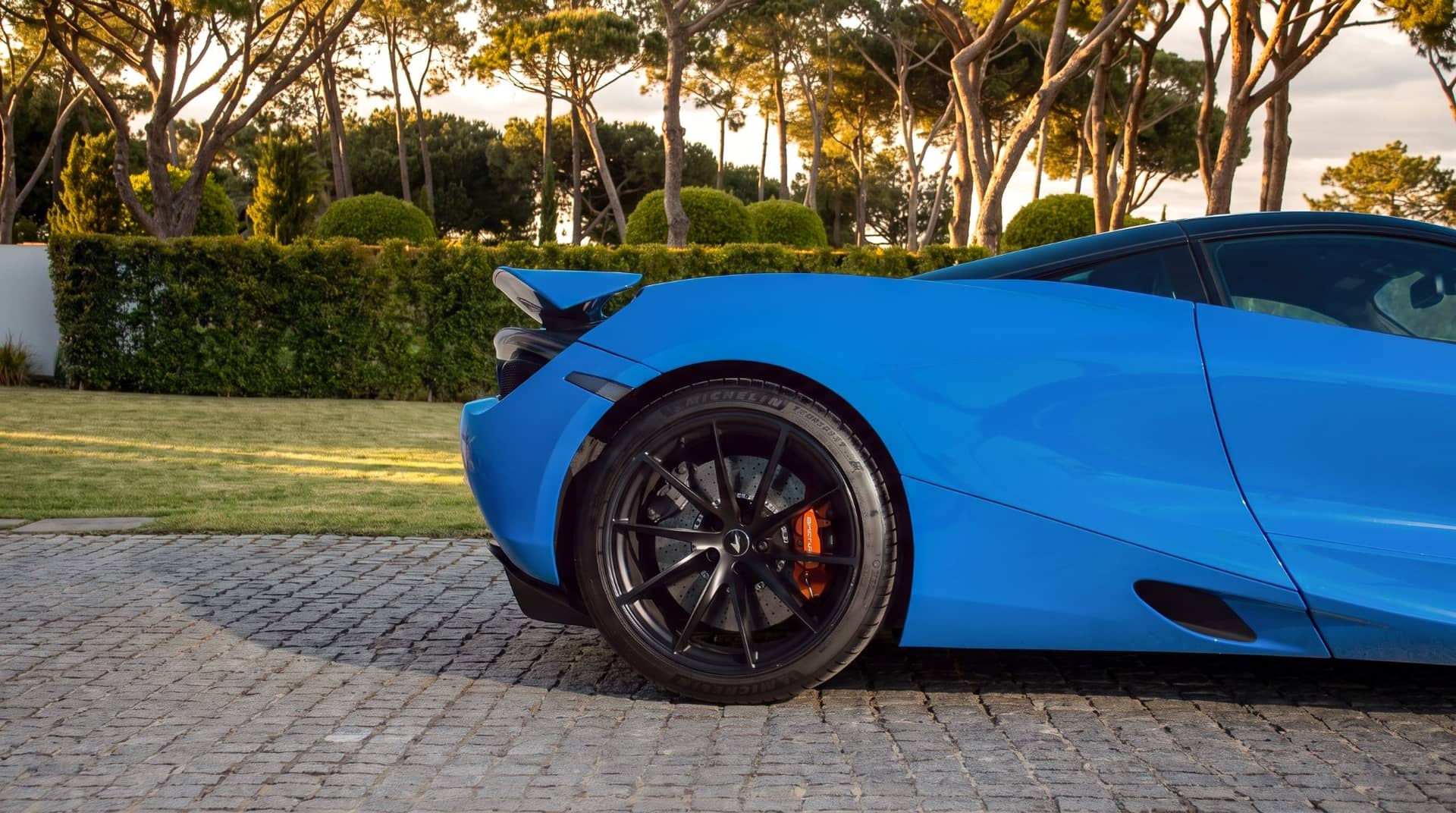 McLaren 720S rental Portugal - gallery image 7
