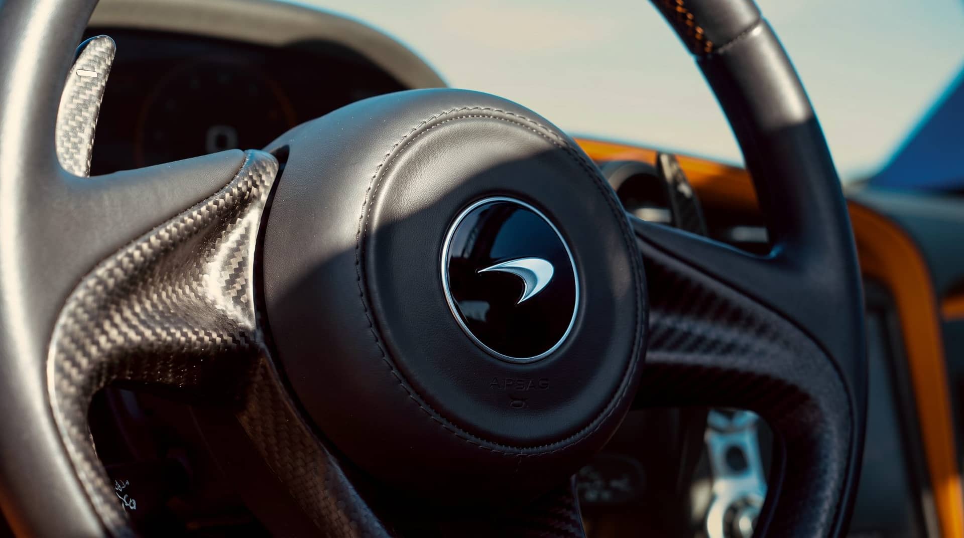 McLaren 720S rental Portugal - gallery image 12