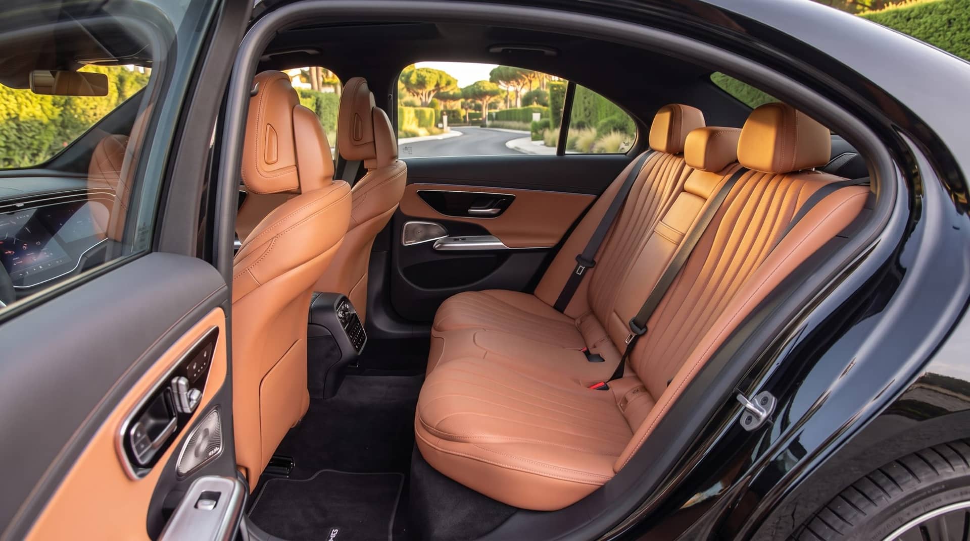 Mercedes E300 rental Portugal - gallery image 5