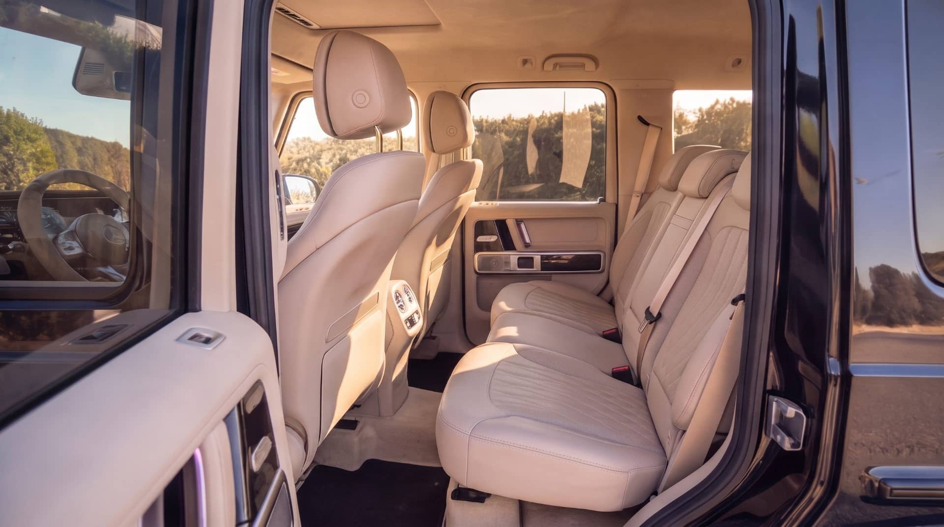 Mercedes G63 rental Portugal - gallery image 5