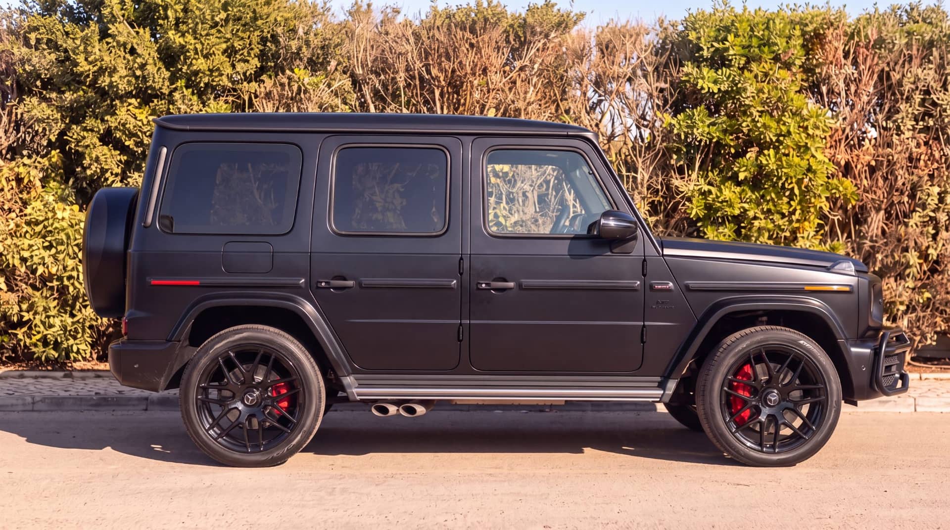 Mercedes G63 rental Portugal - gallery image 7