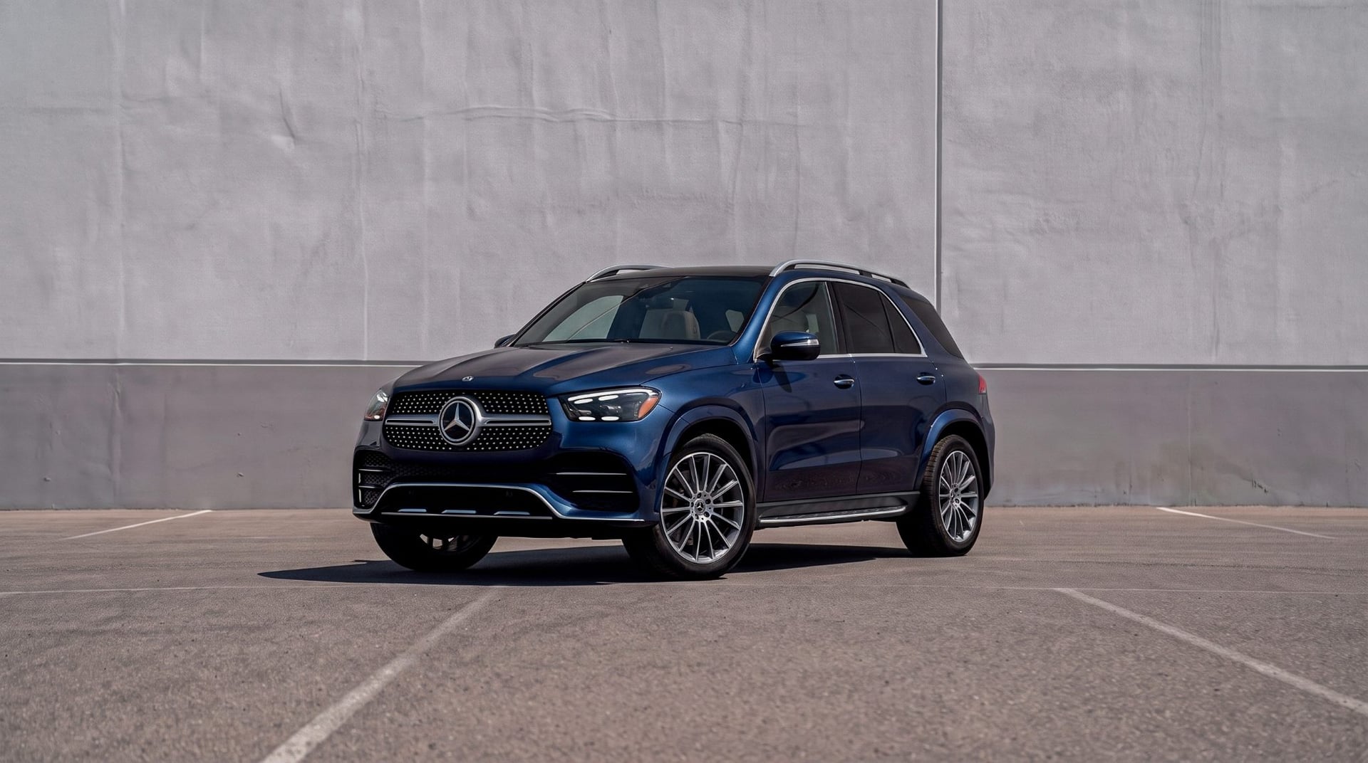 Mercedes GLE 350de for rent in Portugal - luxury car rental Algarve Lisbon
