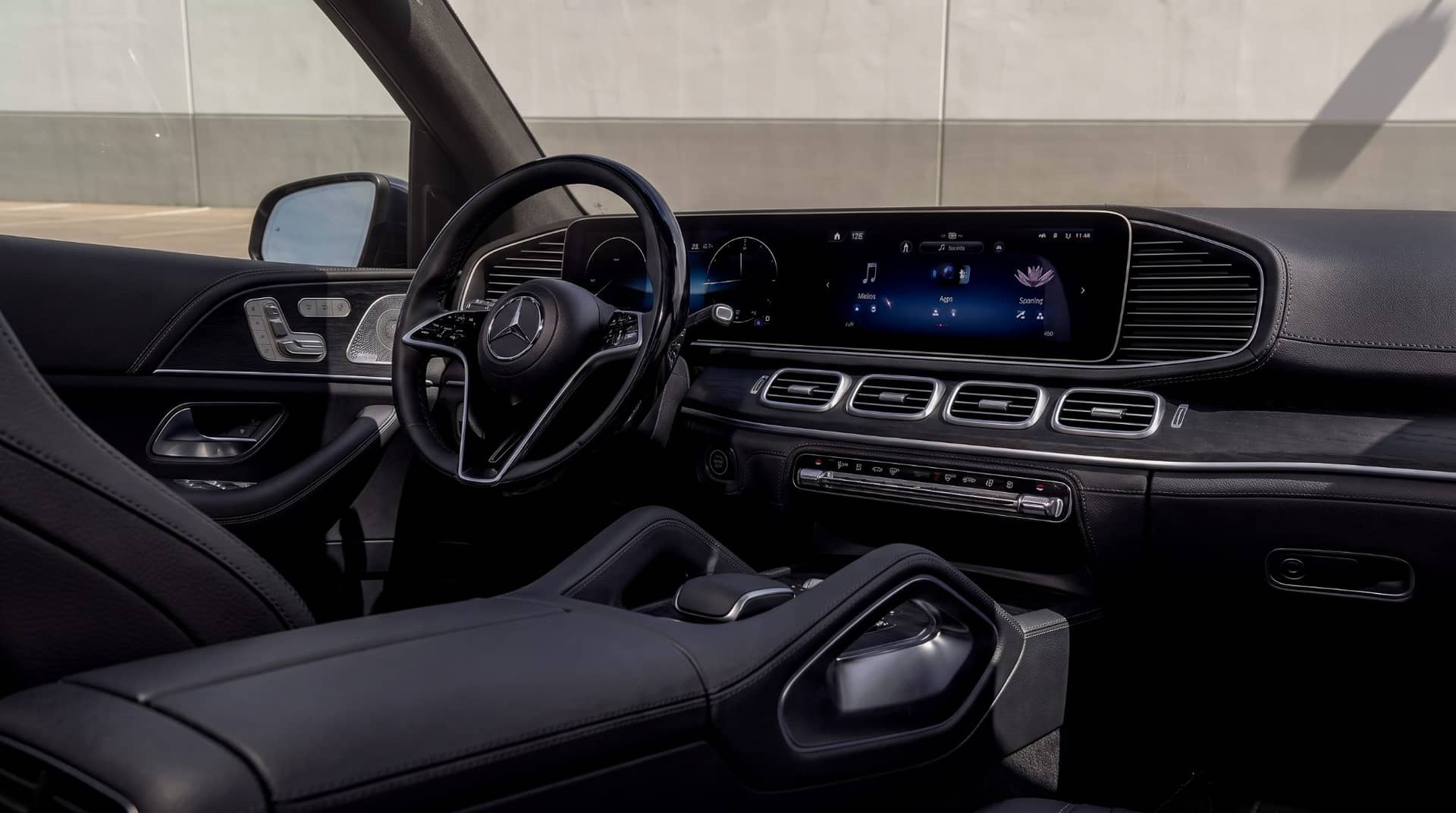 Mercedes GLE 350de rental Portugal - gallery image 2