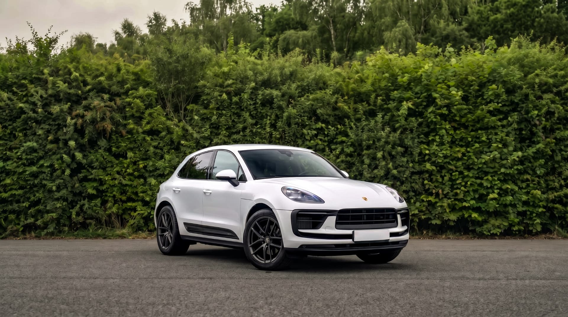 Porsche Macan T - luxury car rental Algarve Lisbon Portugal