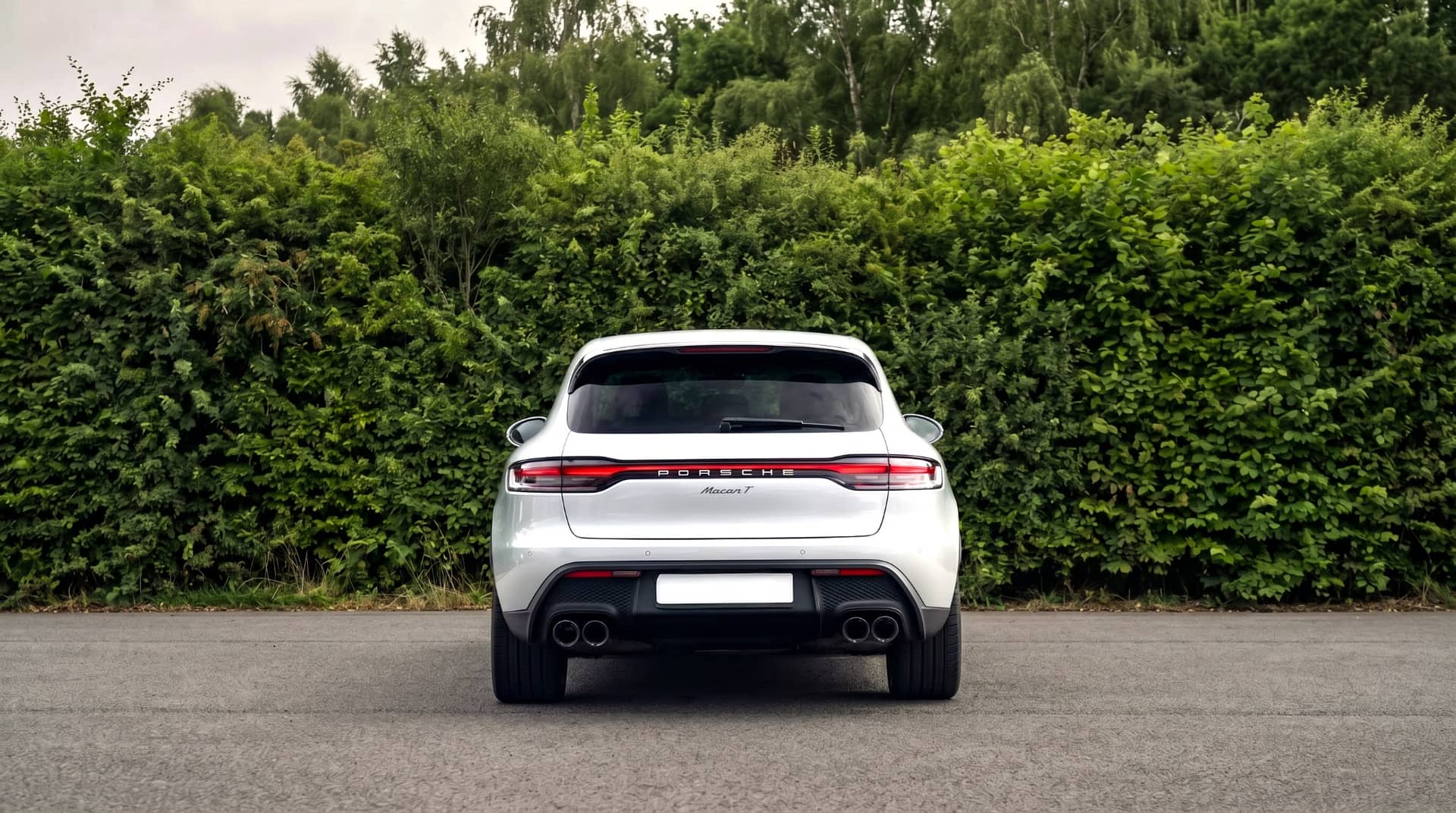 Porsche Macan T rental Portugal - gallery image 3