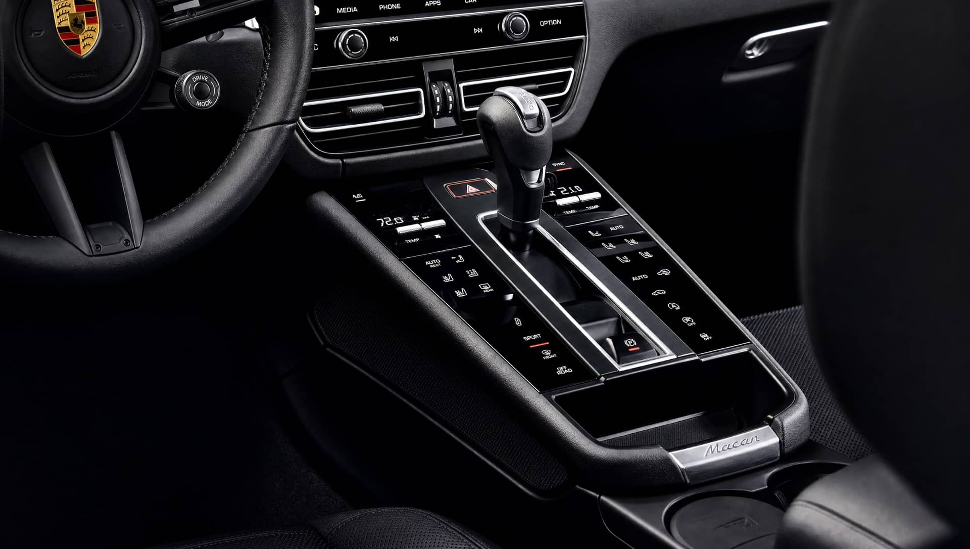 Porsche Macan T rental Portugal - gallery image 6