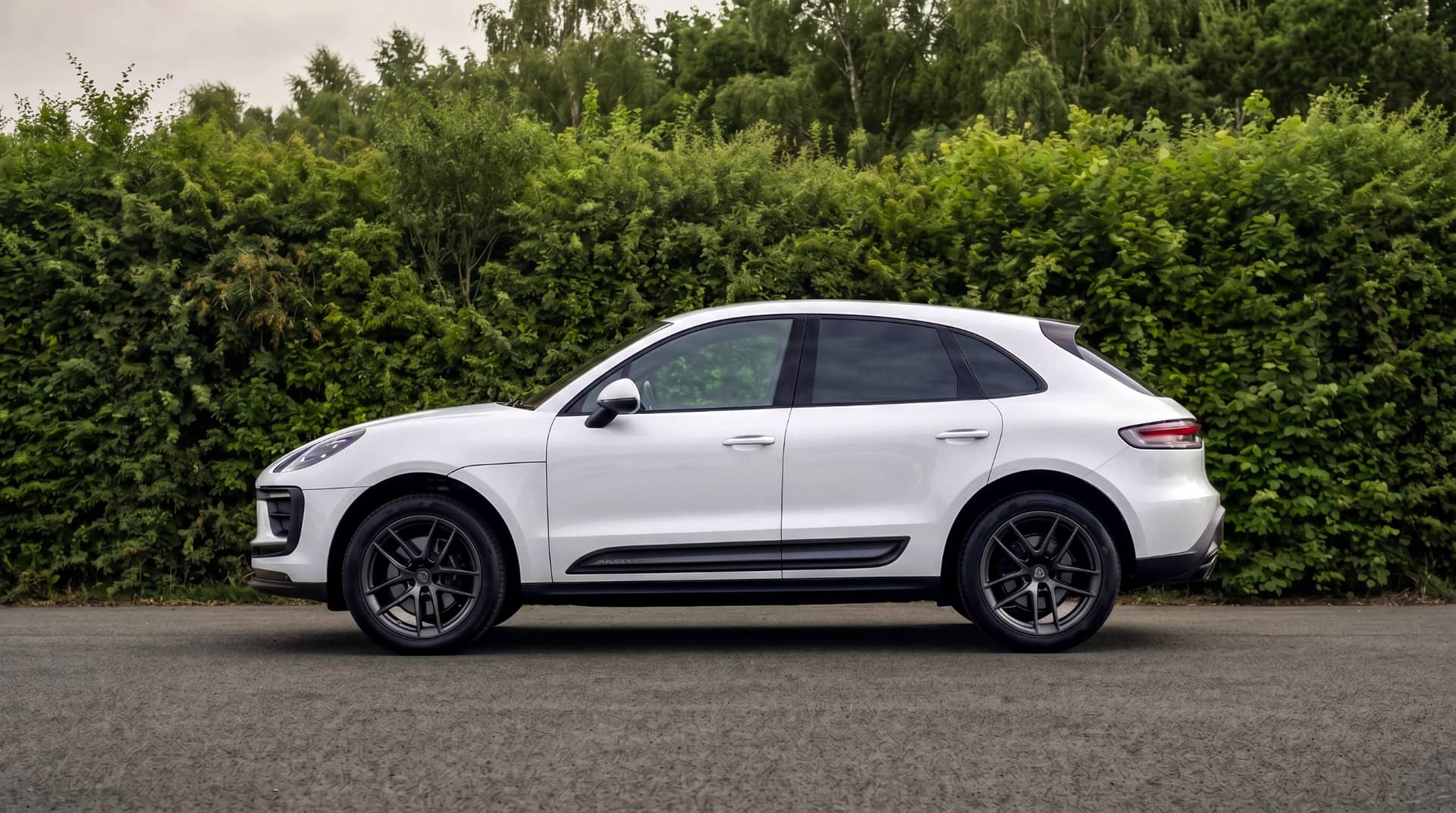 Porsche Macan T rental Portugal - gallery image 7