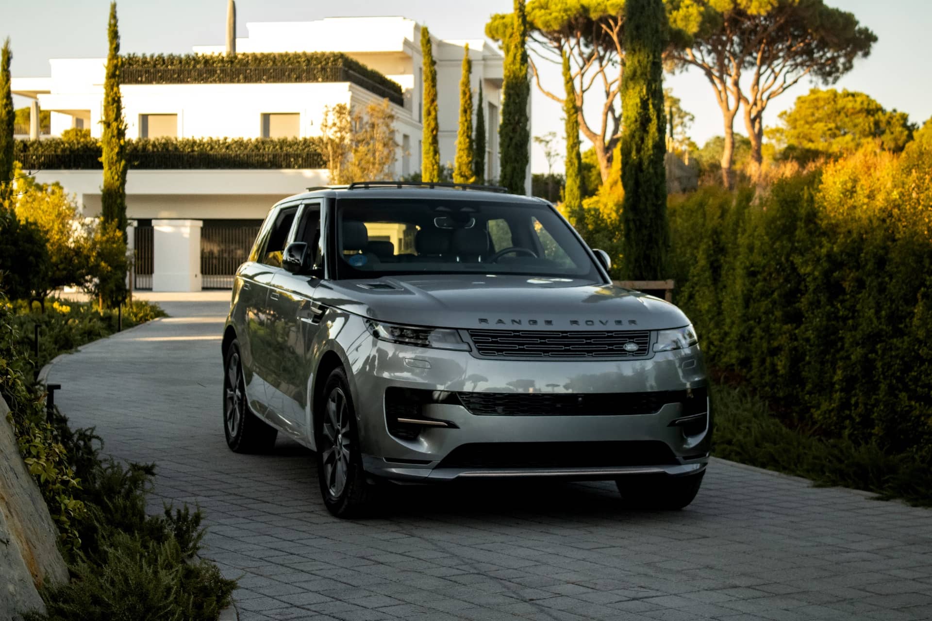 Range Rover Sport rental Portugal - gallery image 16