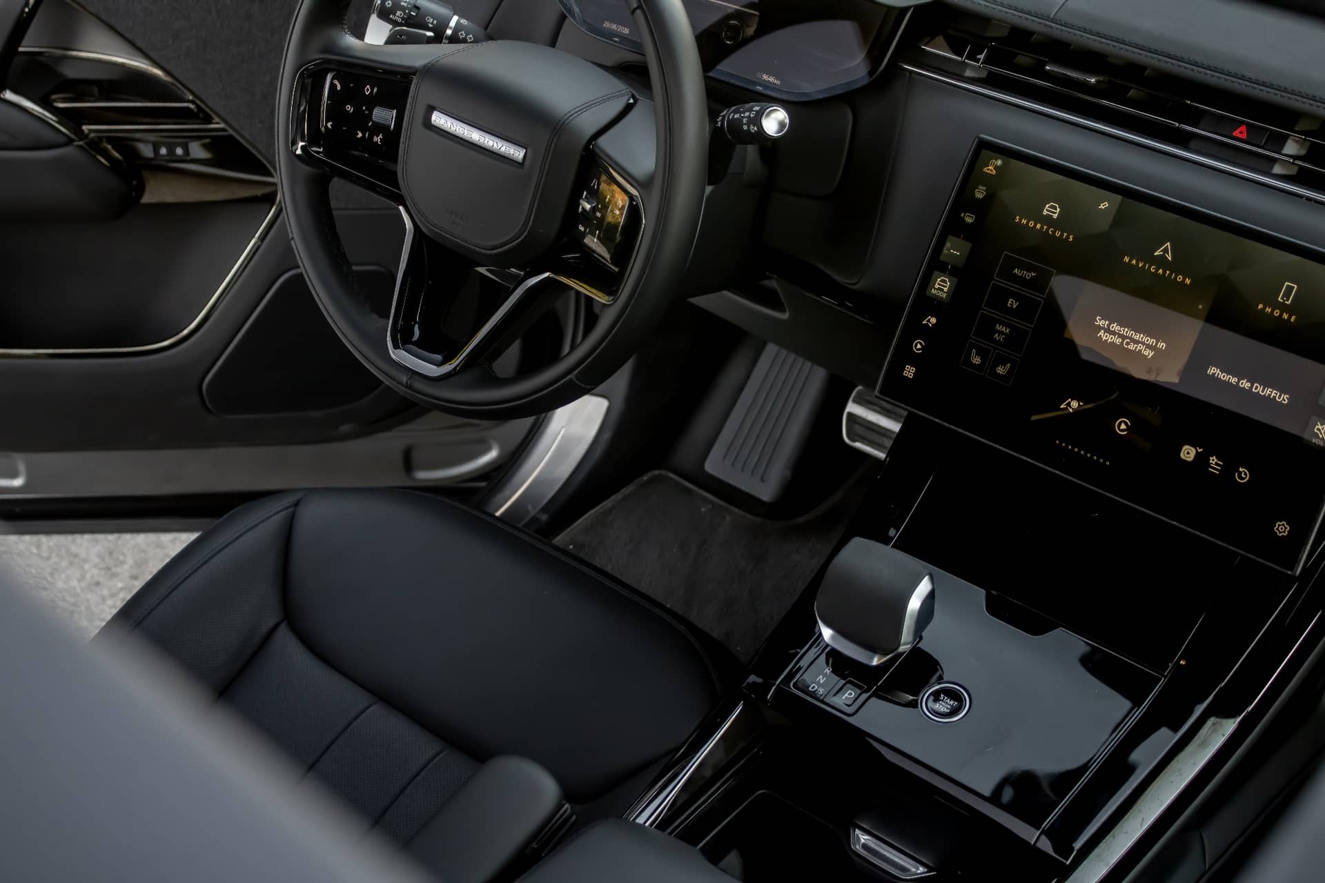 Range Rover Sport rental Portugal - gallery image 2