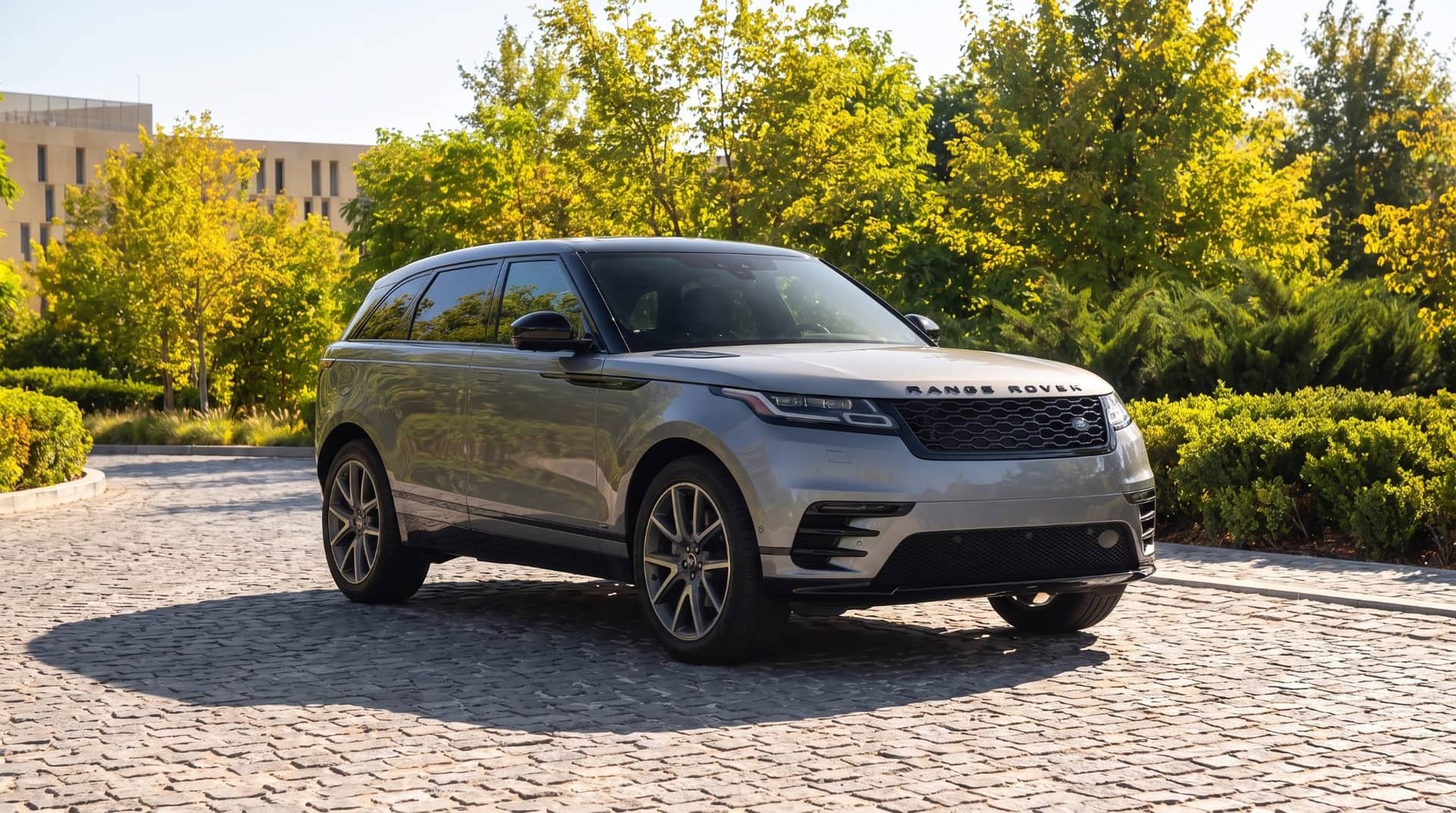 Range Rover Velar rental Portugal - gallery image 1