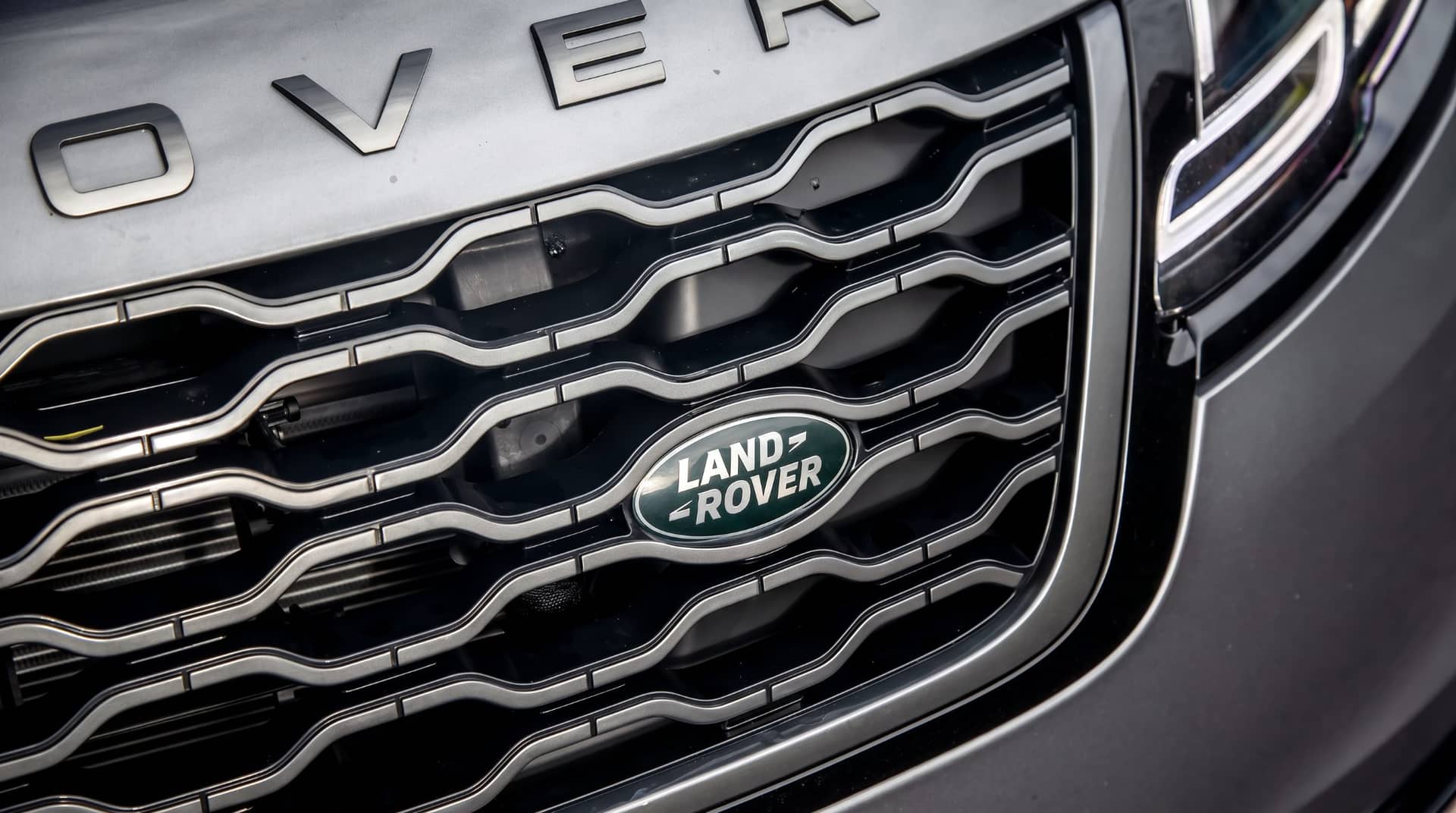 Range Rover Velar rental Portugal - gallery image 2