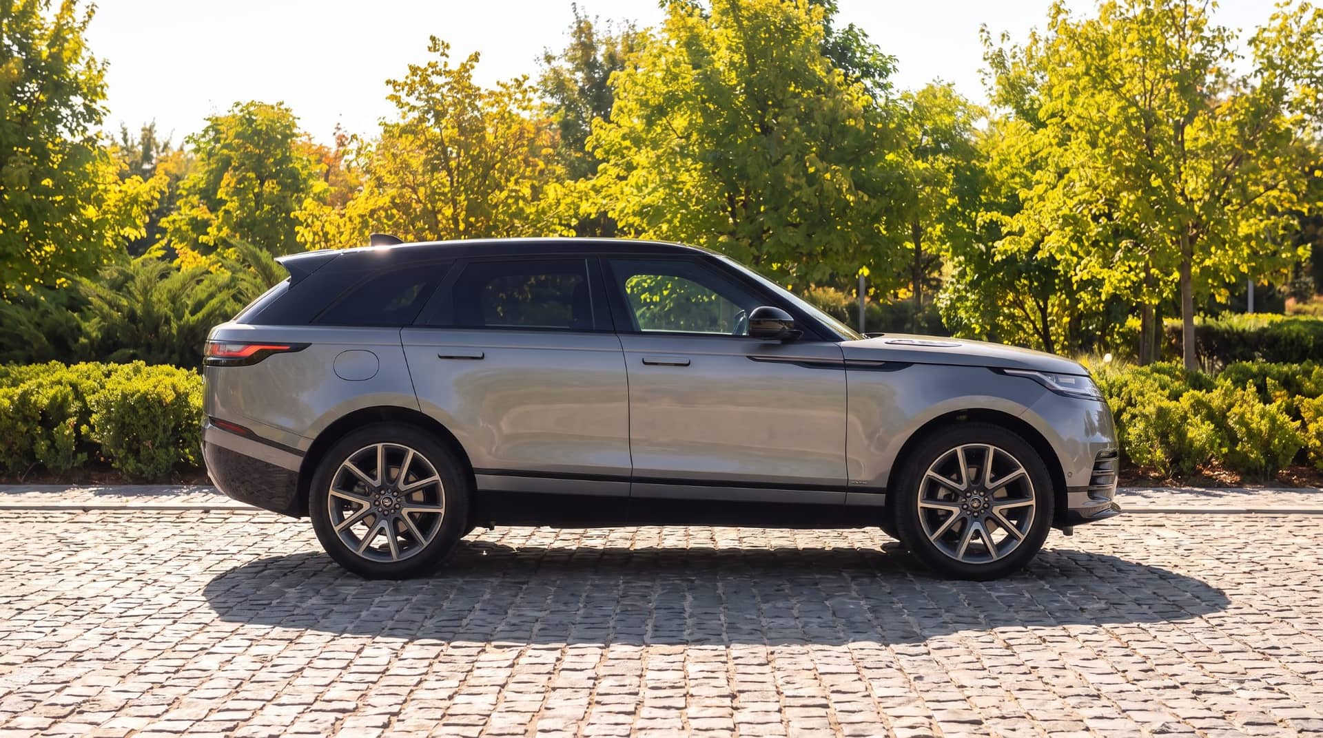 Range Rover Velar rental Portugal - gallery image 11