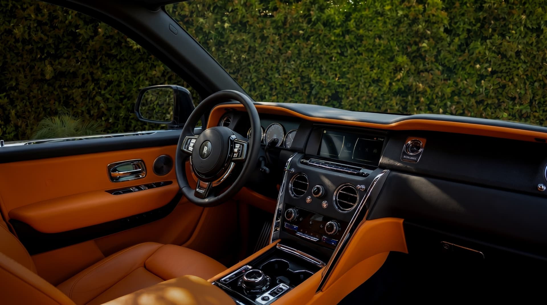 Rolls-Royce Cullinan - luxury car rental Algarve Lisbon Portugal (3)