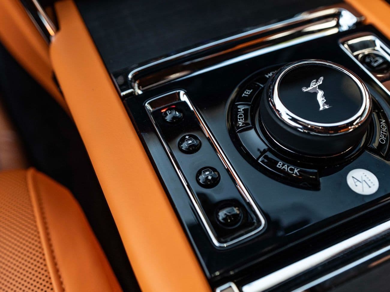 Rolls-Royce Cullinan - luxury car rental Algarve Lisbon Portugal (5)