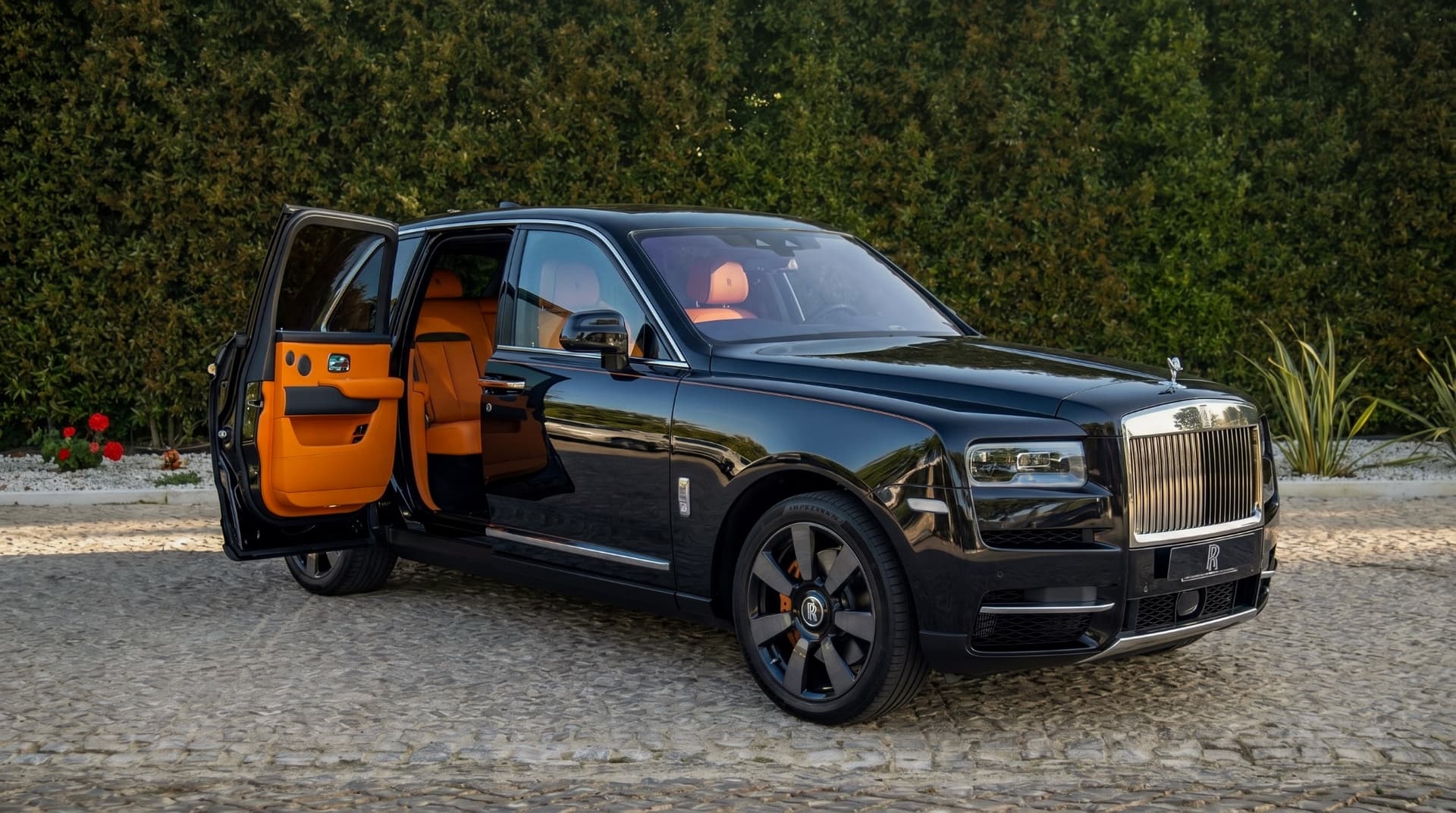 Rolls-Royce Cullinan - luxury car rental Algarve Lisbon Portugal (6)