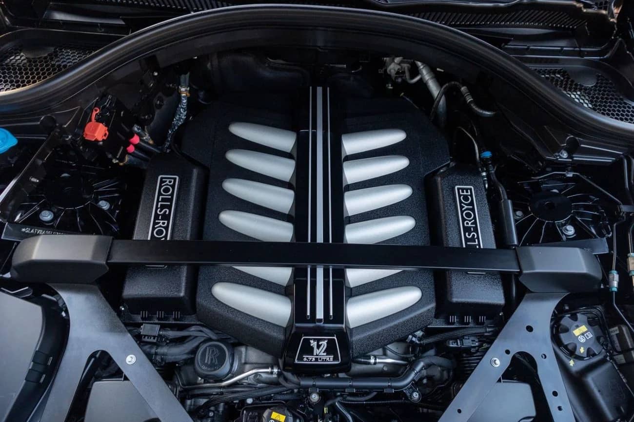 Rolls-Royce Cullinan rental Portugal - gallery image 4