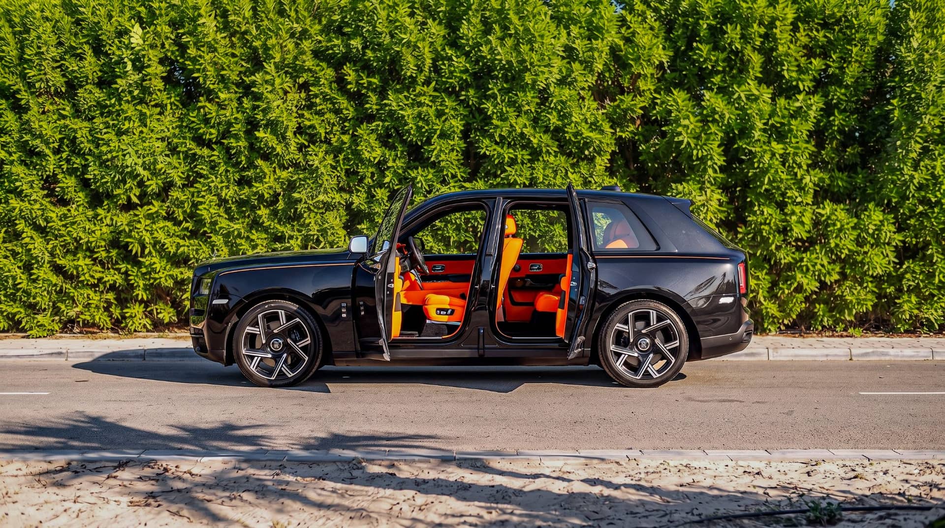Rolls-Royce Cullinan rental Portugal - gallery image 5