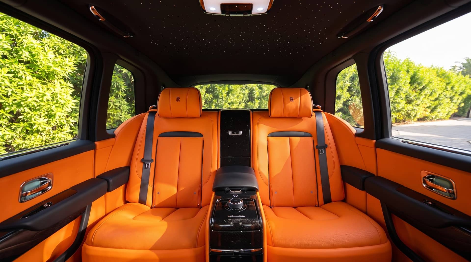 Rolls-Royce Cullinan rental Portugal - gallery image 7