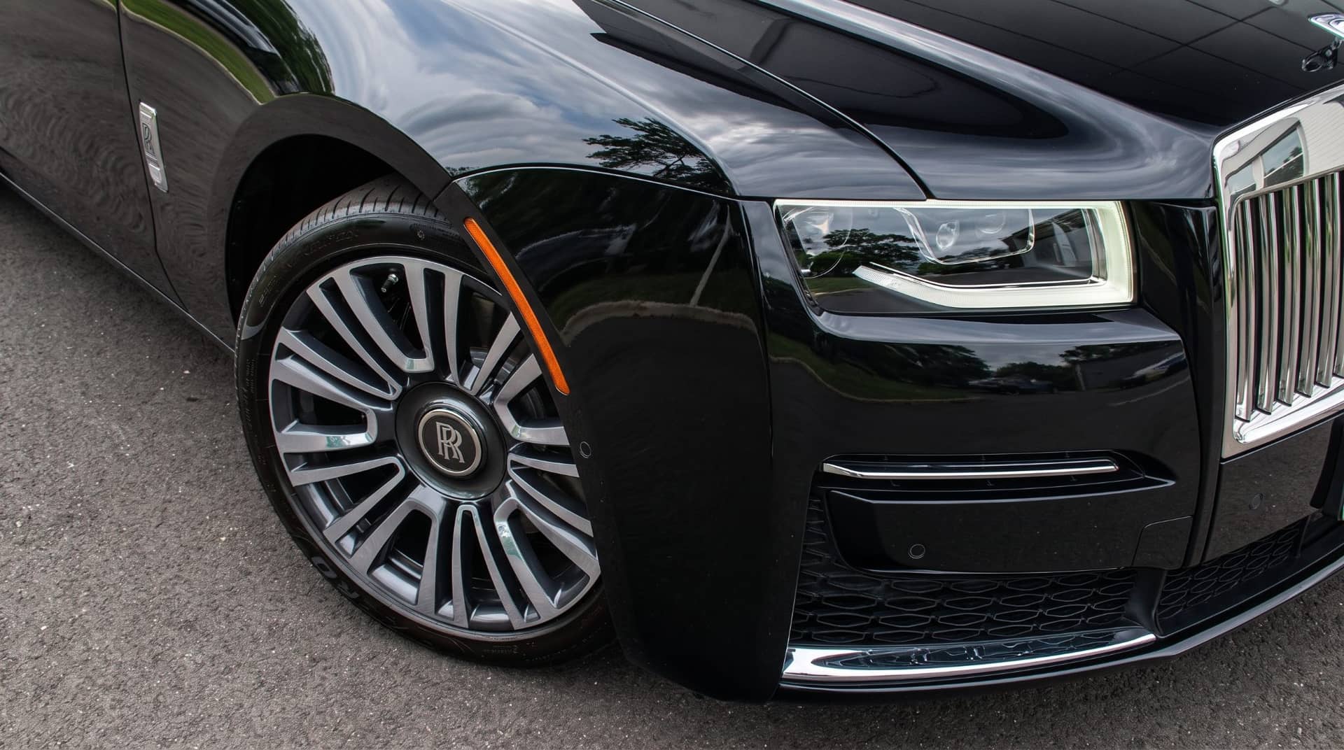 Rolls-Royce Ghost rental Portugal - gallery image 8