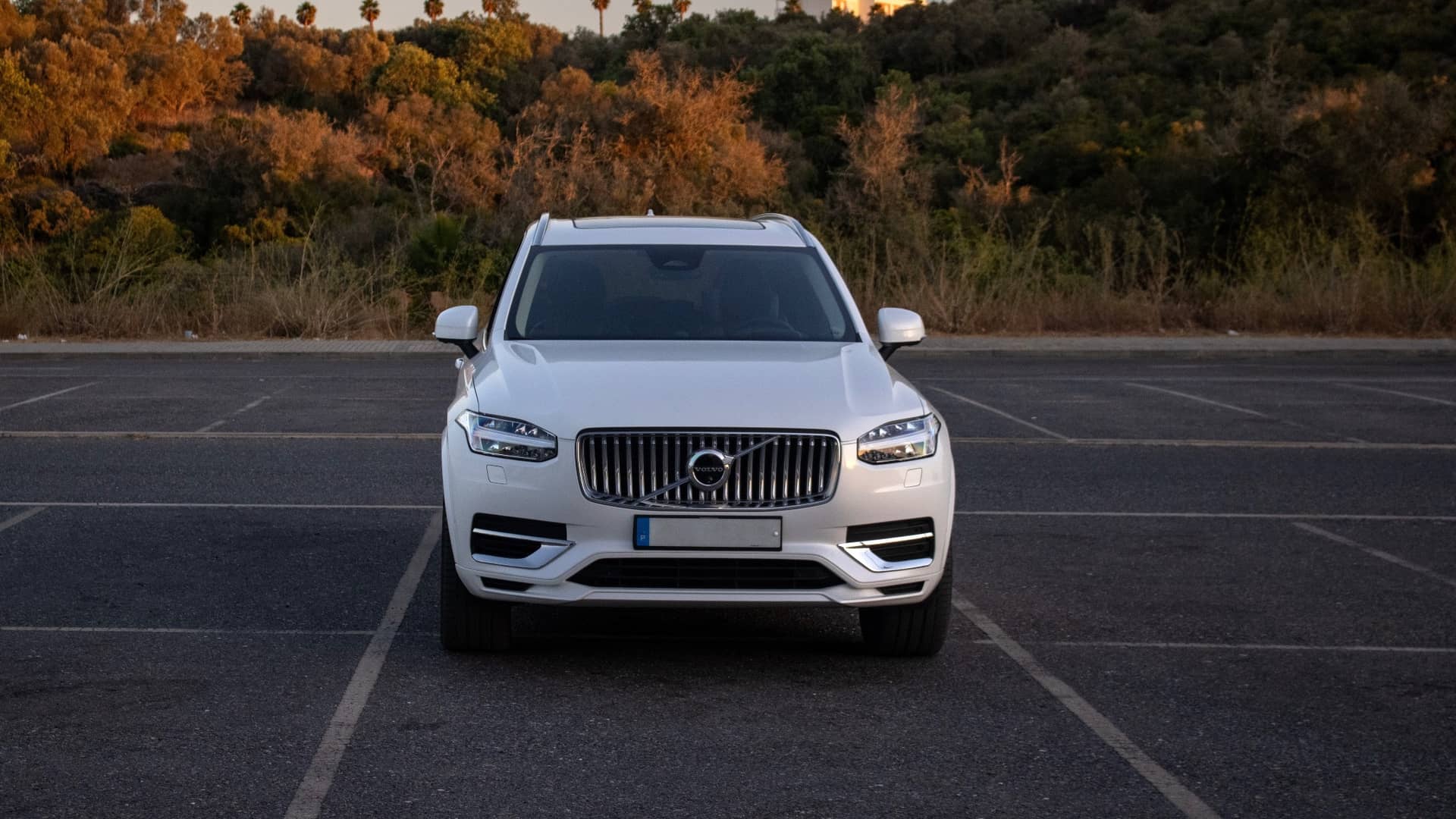 Volvo XC90 (2024) rental Portugal - gallery image 3