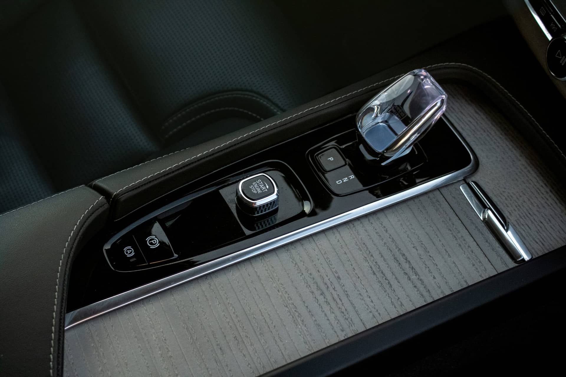 Volvo XC90 (2024) rental Portugal - gallery image 4