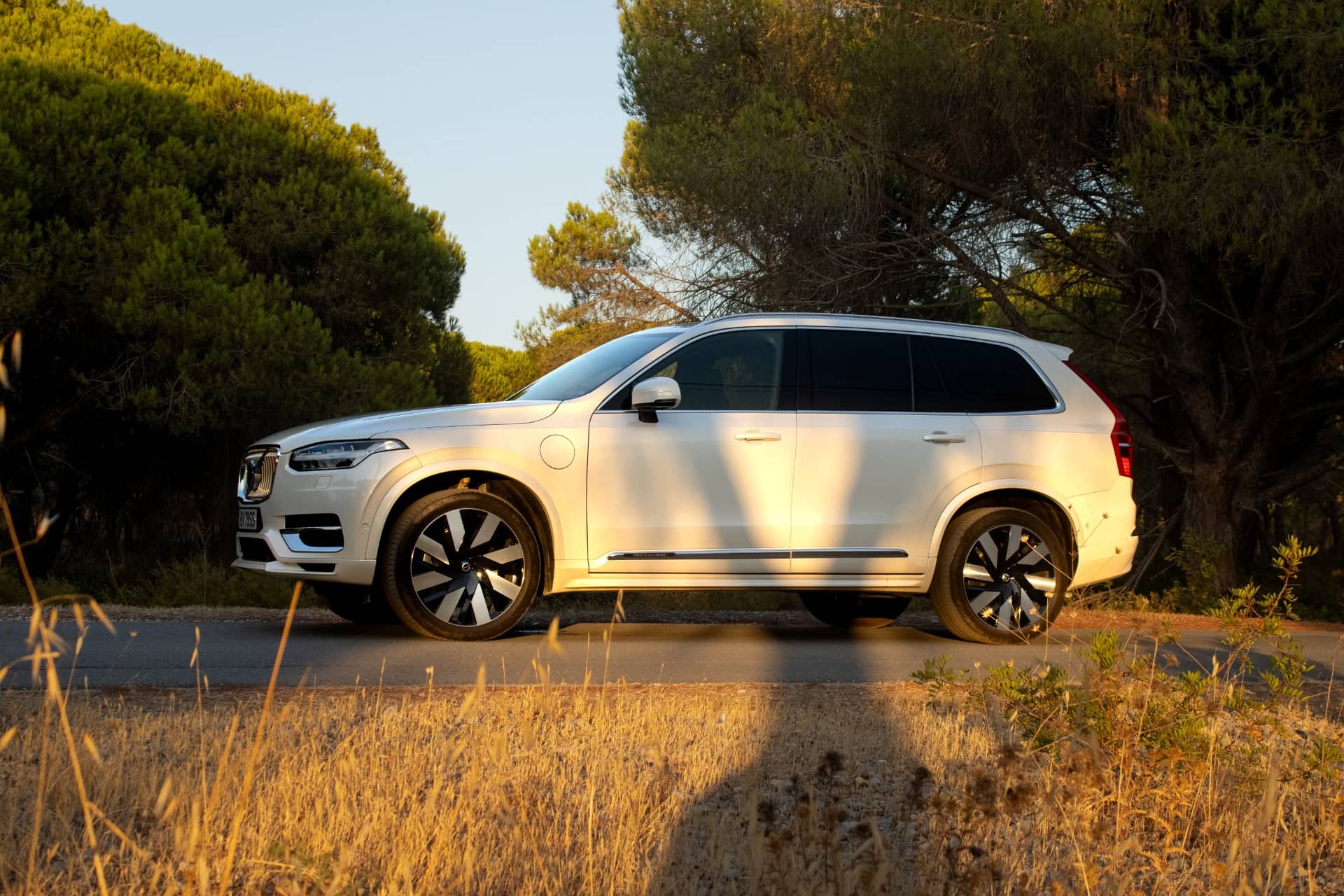 Volvo XC90 (2024) rental Portugal - gallery image 10