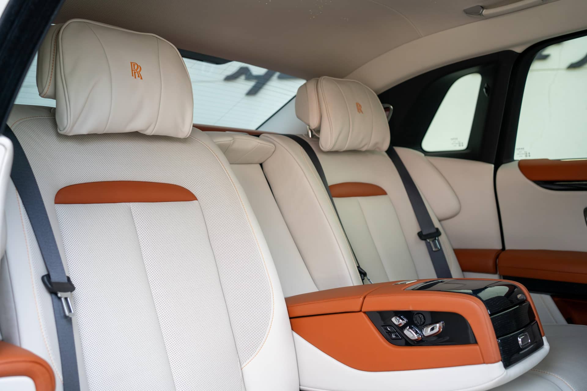 Rolls-Royce Ghost rental Portugal - gallery image 4